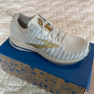 New in box Brooks Bedlam 2 Women’s 7.5M